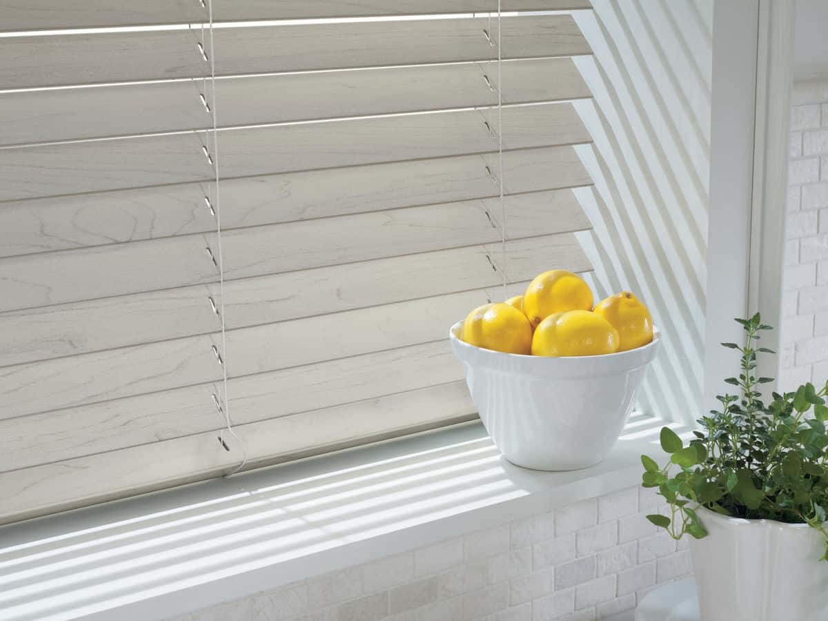 Hunter Douglas EverWood® Alternative Wood Blinds to heighten your sunroom near St. Petersburg, Florida (FL).