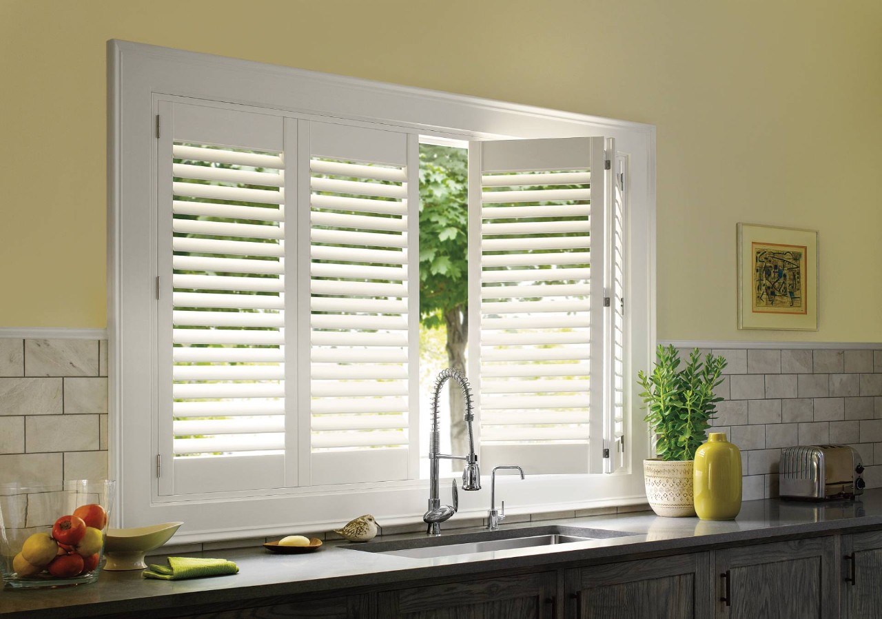 Hunter Douglas shutters in a kitchen near Saint Petersburg, FL